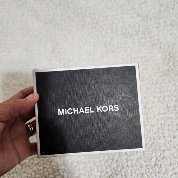 MICHAEL KORS BLUE SLIM BILLFOLD WALLET WITH ORIGINAL GIFT BOX - Picture 3 of 10